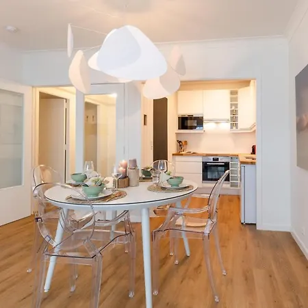 Newly Renovated Design In The Center Of Near The Apartamento