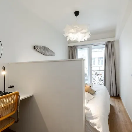 Apartment Newly Renovated Design In The Center Of Near The